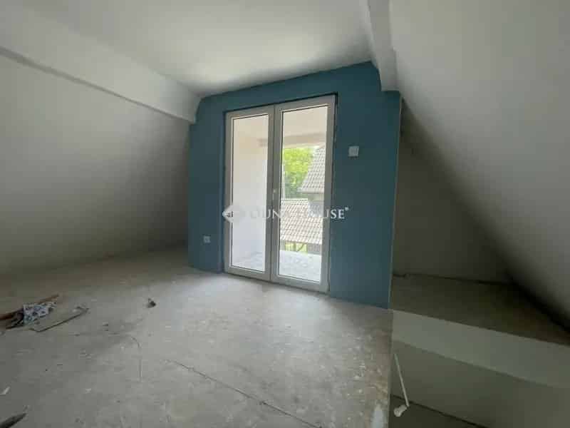 Eladó 3 szintes, felújított nyaraló Szigetszentmiklóson