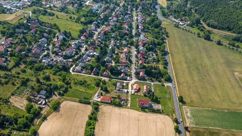 Családi ház zöldövezetben központhoz k	zel