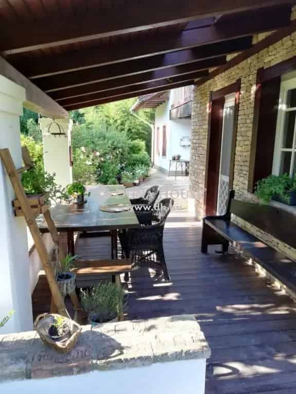 Budaörs Kamaraerdő 236nm-es családi ház 4 hálószobával