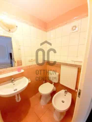 Hévízi eladó kereskedelmi ingatlan UZ016533