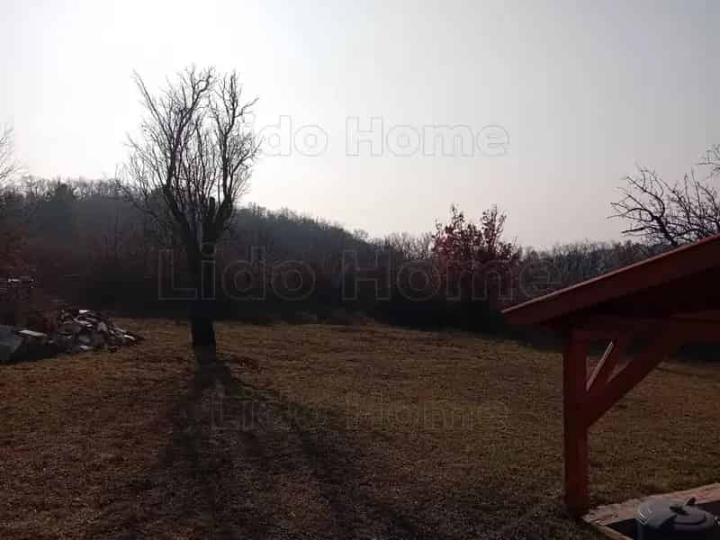 Lovasi nyaraló eladó 8789 m2 telken
