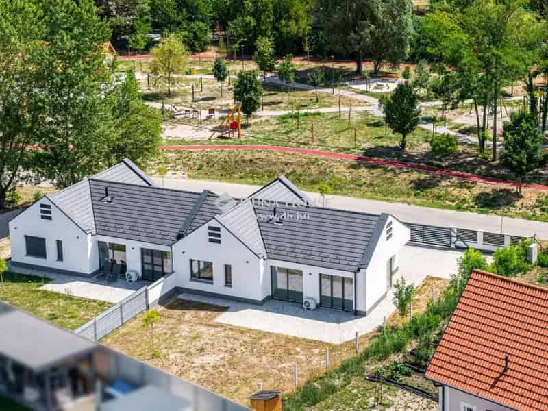 Újépítésű Ikerházfél Szigetmonostor Szívében