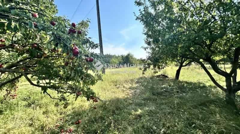 3055 nm-es Gyümölcsös Eladó - 2 Épülettel - Csendes Környezet