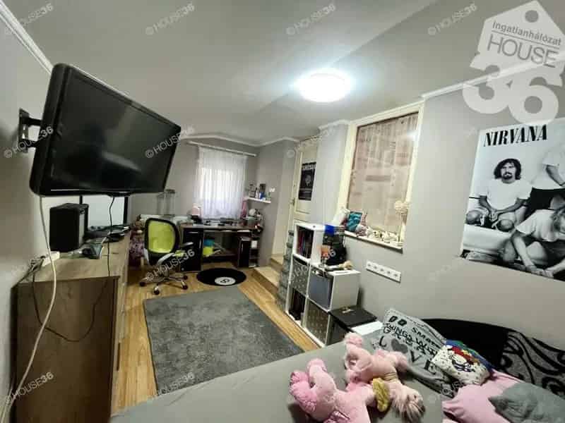 60 m2-es felújított ikerházfél Kiskunfélegyházán