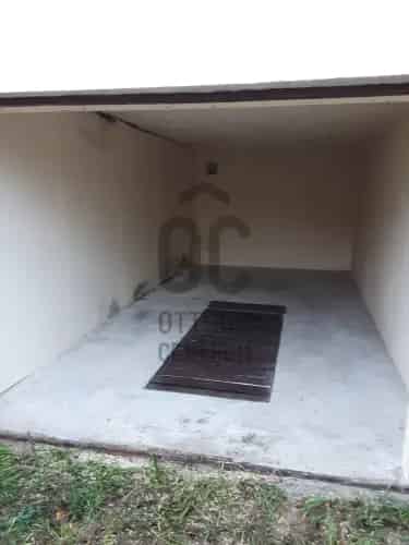 Tapolcai eladó garázs 18 nm szerelőaknával