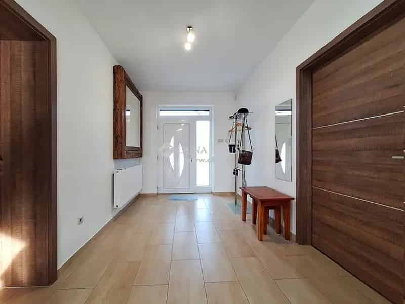 215 m2-es családi ház Veszprémvarsányban panorámás kilátással