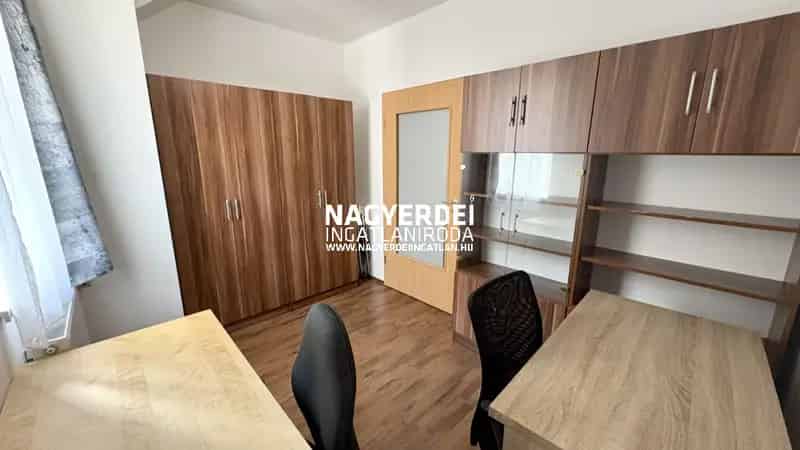 57 nm-es Bútorozott Tégla Lakás Kiadó Debrecen Belvárosában