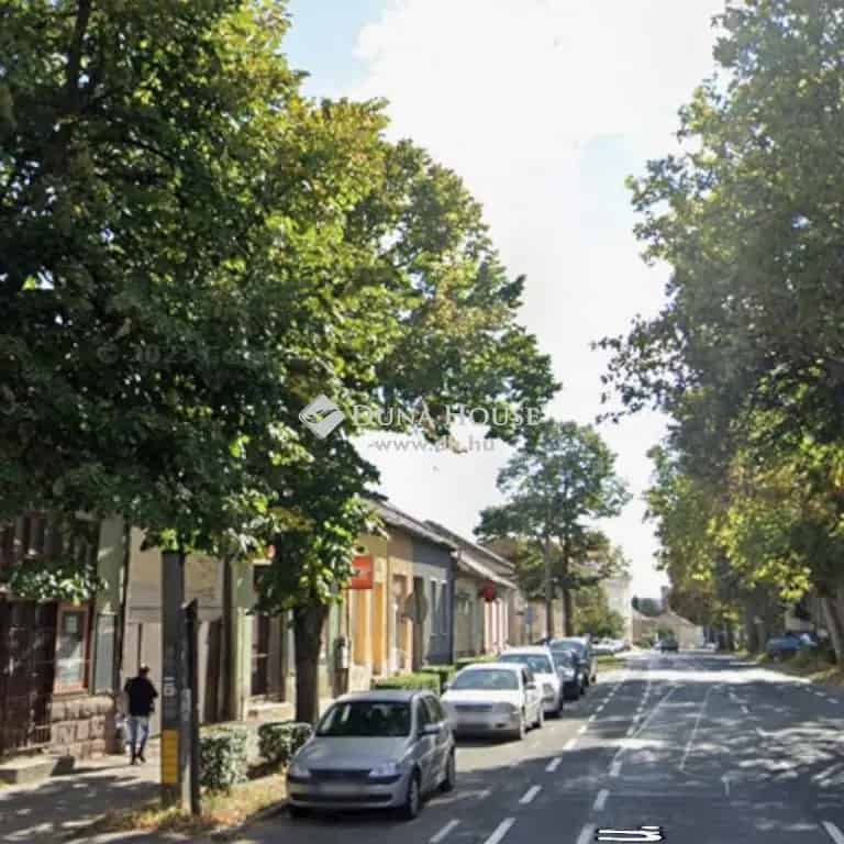 41 nm-es Felújított Üzlethelyiség Sátoraljaújhely Központjában