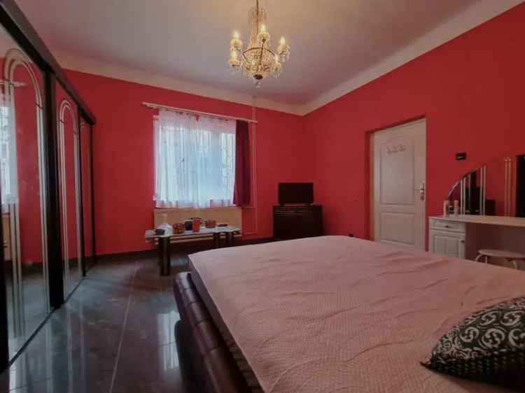 Lónyaytelep 540m2-es telek 2 lakással garázzsal és műhellyel eladó