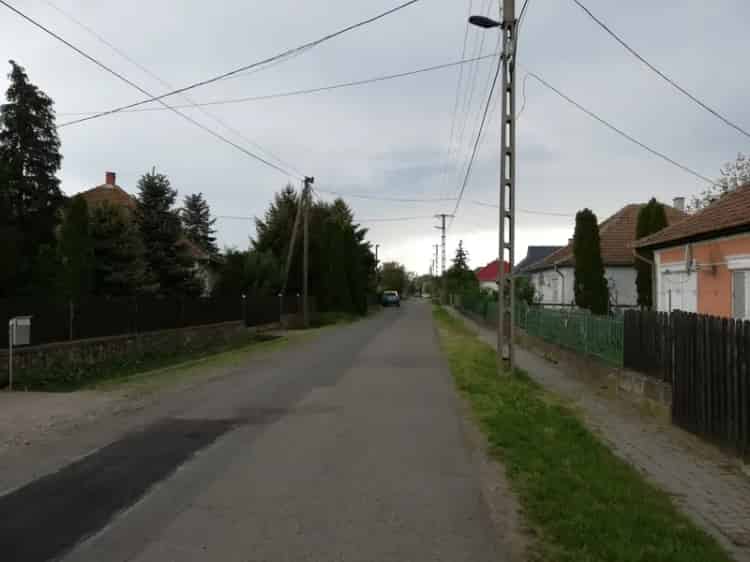 2000 nm-es gyümölcsfás telek eladó Oszlárban - Falusi CSOK