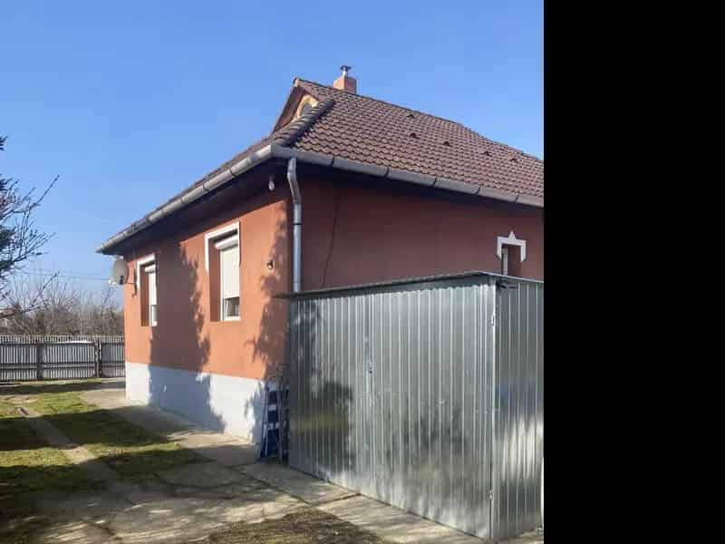 68 m2-es ház Tiszapalkonyán 3 szobával és garázzsal