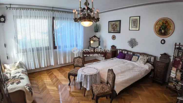 Hévízi családi ház eladó 290nm 3 apartmannal