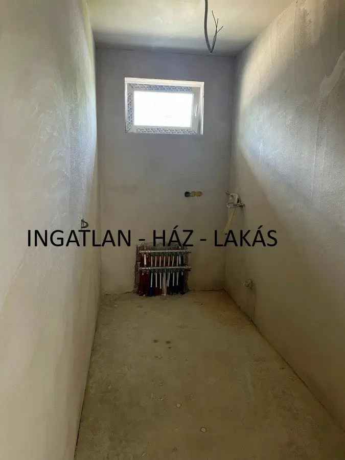Erdőkertes családi ház 106 nm 3 szoba klíma terasz 746 nm telek