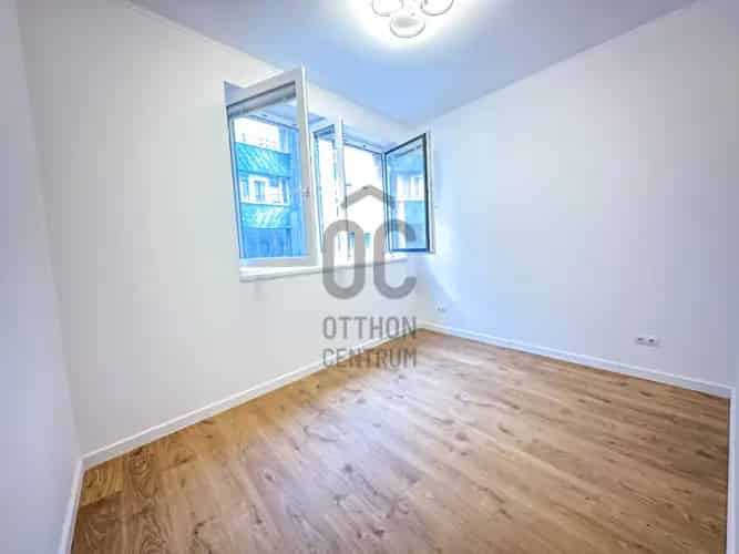 Biatorbágyi Tópark 84m2-es 3 szobás lakás eladó