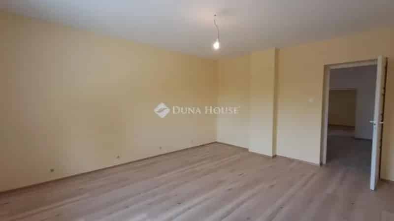 Felújított családi ház Bakonyán 75m2 2297m2 telekkel