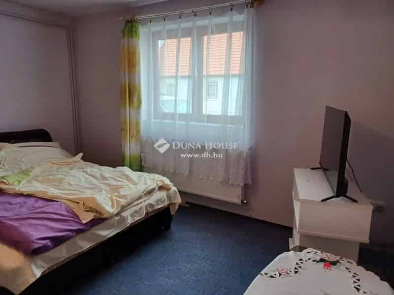 Győr Gorkijváros 182 nm-es családi ház eladó