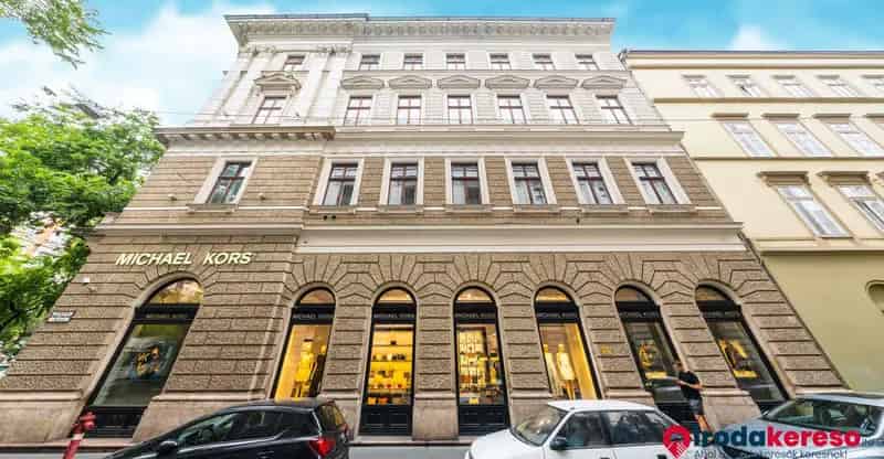 Ullmann Palota Irodák és Luxus Kiskereskedelem