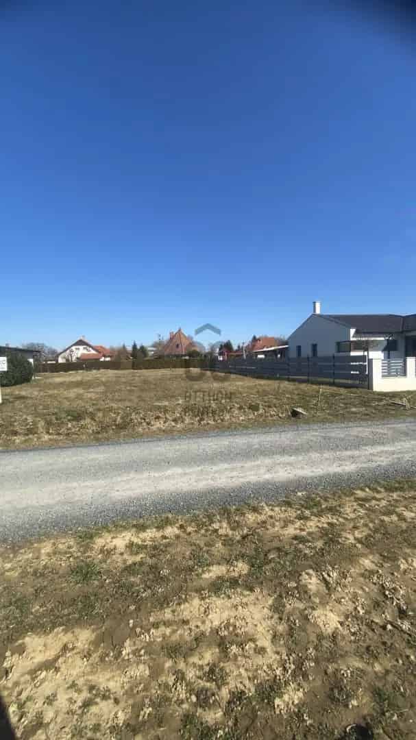 900 m2-es Telek Zalaegerszegen - Csendes Zöldövezetben