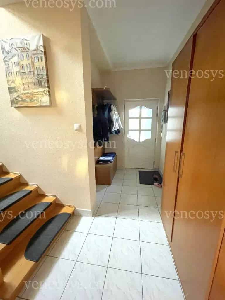 Solymár - 200 nm-es családi ház 755 nm-es telekkel