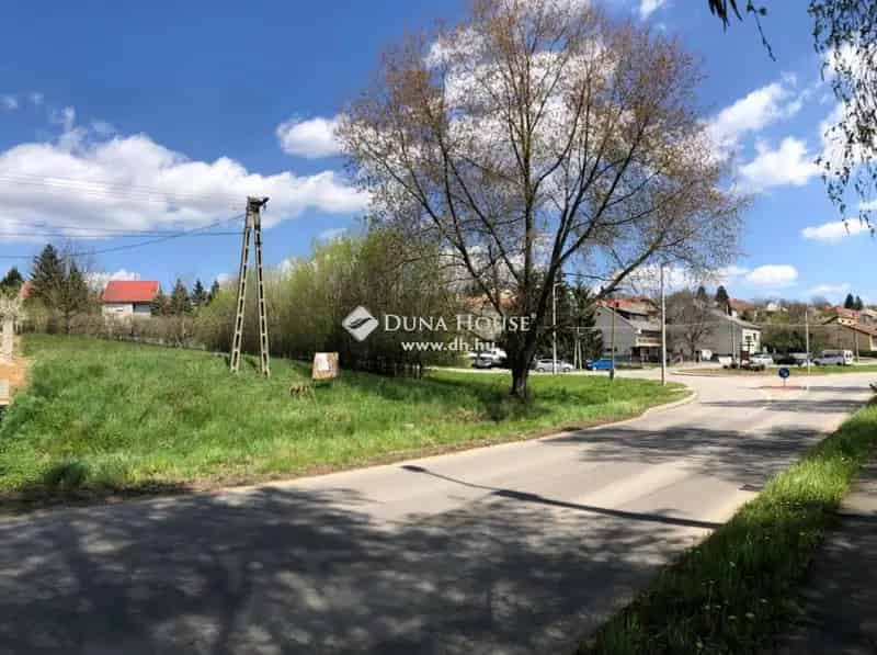 Komlói építési telek eladó 788 m2