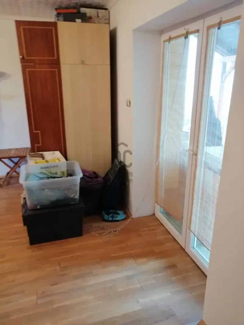 2 szobás ház nagy kerttel csendes környéken