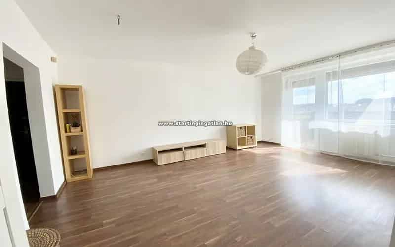 Budapest XIII kerület Panel Lakás Eladó - 1 2 szoba Erkély Felújított