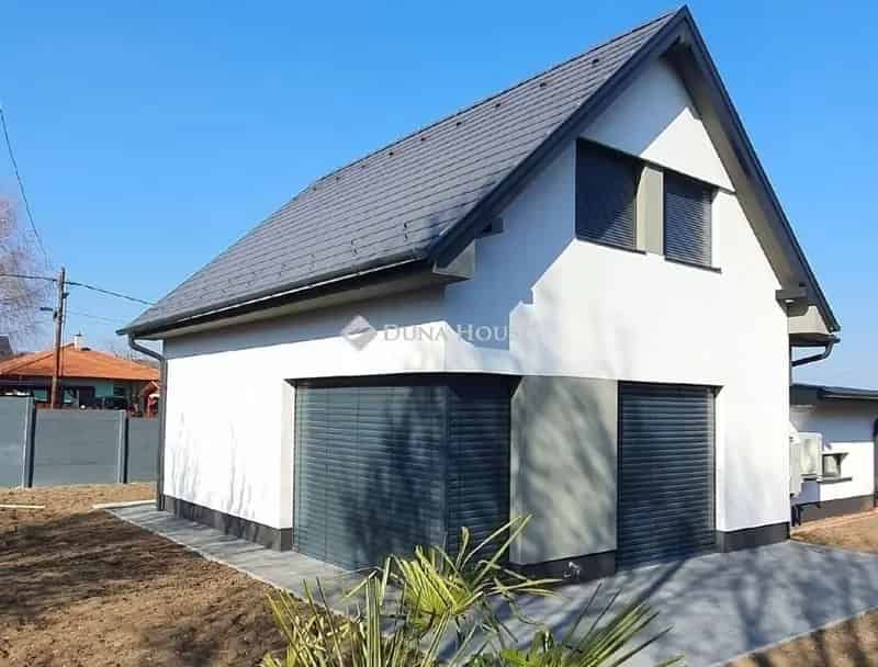 Üröm Sadove Ikerház Eladó - Modern, Környezetbarát Otthon