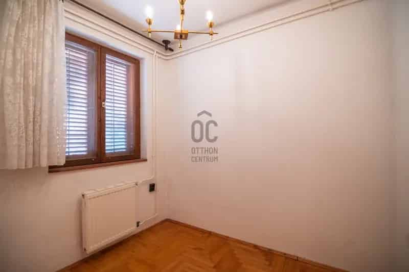 Panorámás családi ház 12 kerületben 300 m2 1021 m2 telekkel