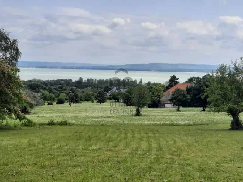 Balaton Révfülöp 5300 m2-es telek eladó