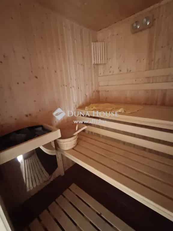 Rédei Fitness Centrum Eladó 383nm Wellness Szauna Fallabda