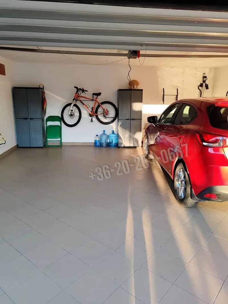 Mohácsi családi ház eladó - parkosított udvarral