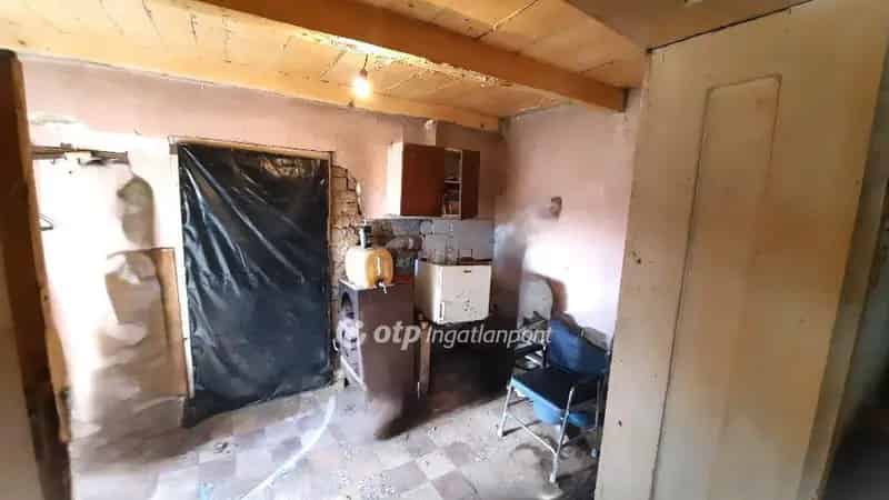 36m2-es családi ház 80m2-es műhellyel Pilisen