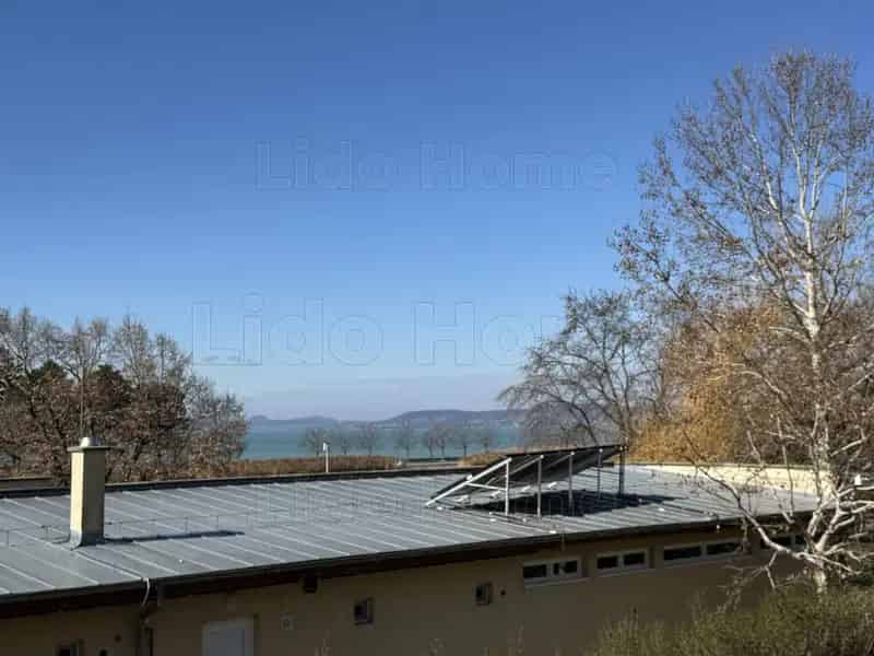 Balatoni panoramás lakás Balatonszemesen eladó