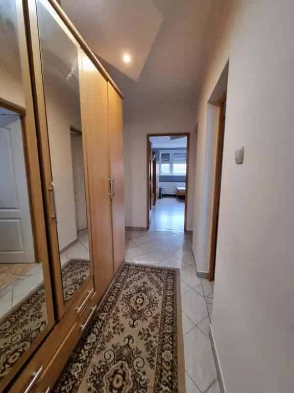 Iszkázi 190 m2-es felújított családi ház eladó