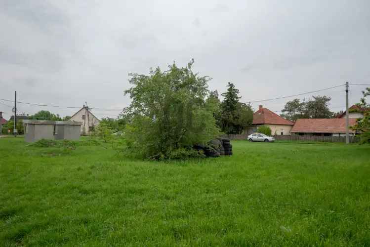 Eladó telek Nádudvaron 1518 nm építkezéshez közel a központhoz