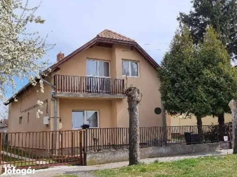Siófok Kiliti 160nm-es 4 szobás családi ház 800nm telekkel