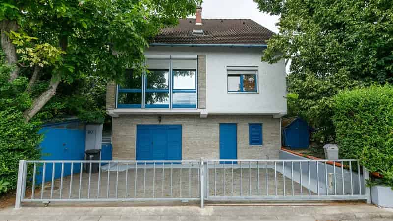 Balatoni családi ház eladó - nyugodt környezetben