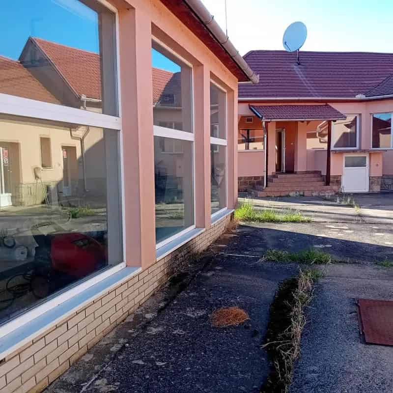 Tokaji Ingatlan Eladó 828m2 Telekkel 302m2-es Épülettel