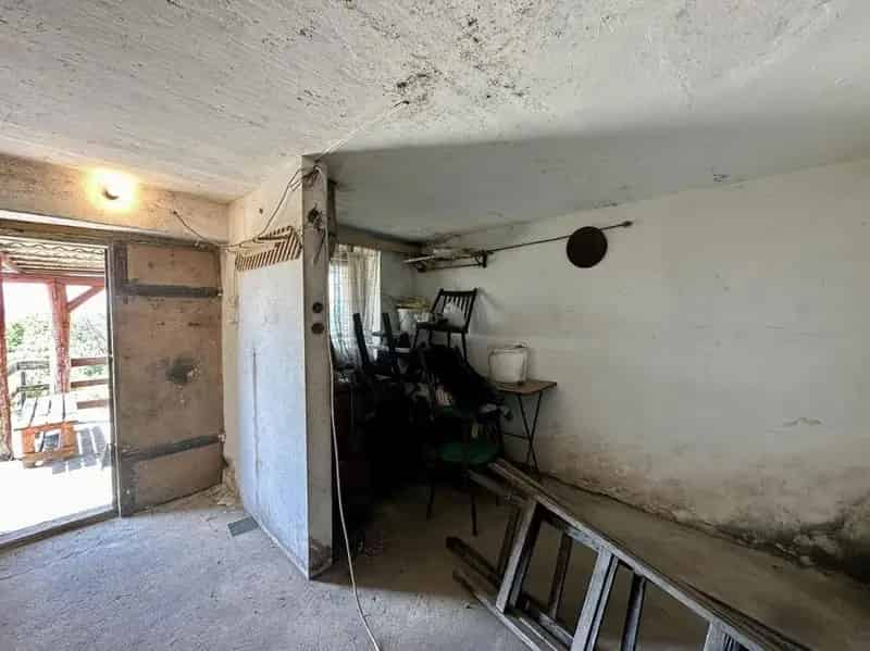 Rezi panorámás birtok eladó szőlővel és gazdasági épülettel