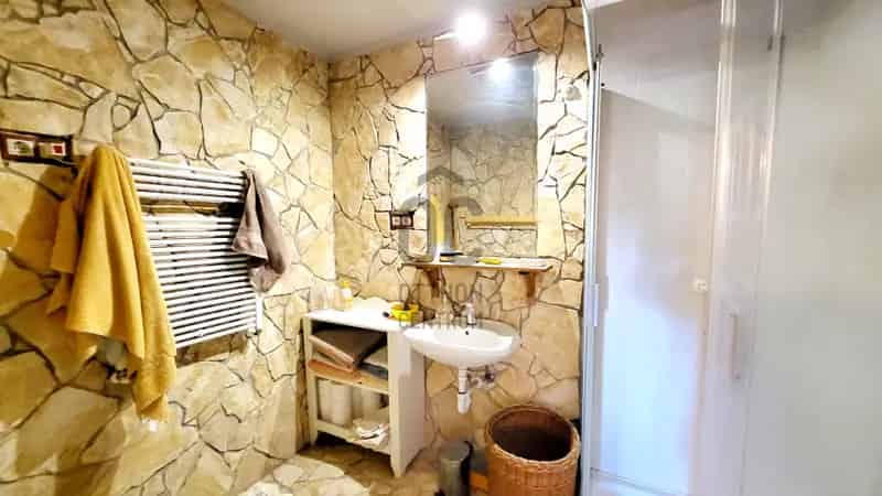 Szentendre eladó 160 m2-es lakás 40 m2 terasszal Bükkös patakra néző kilátással