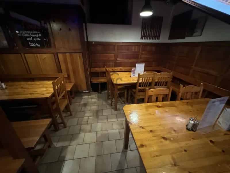 Belvárosi Pub Elado Meleg Konyhaval Szemelyzettel