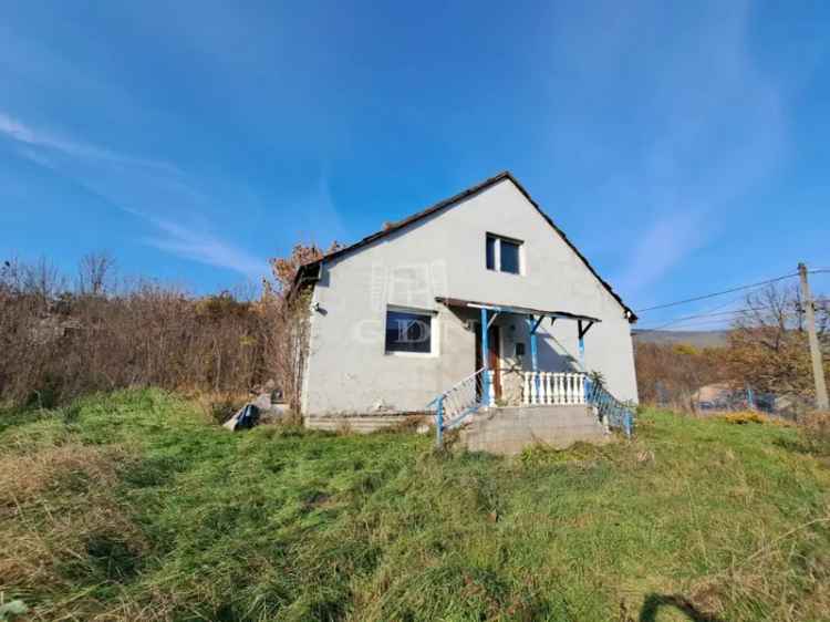 Kisgyőrben felújítandó családi ház eladó - 83 m2 - 2 1 fél szoba