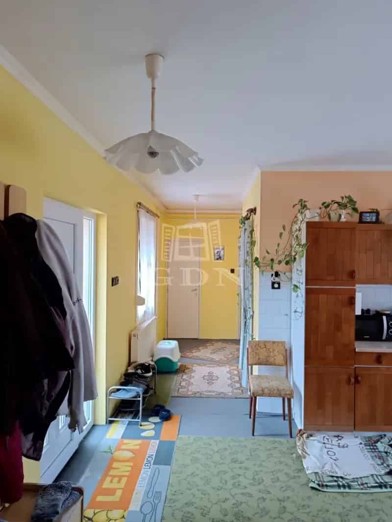 Részben felújított tanya Lajosmizsén gazdálkodóknak