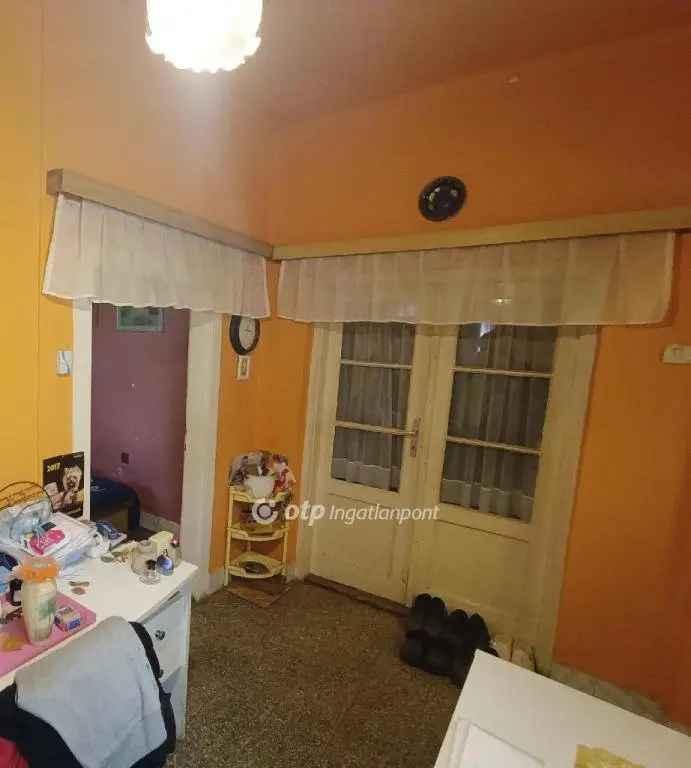 Demecser 70 m2-es 2 szobás családi ház eladó
