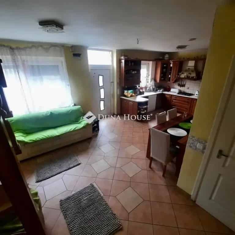 Ház Kiadó , Dunakeszi járás, Közép-Magyarország