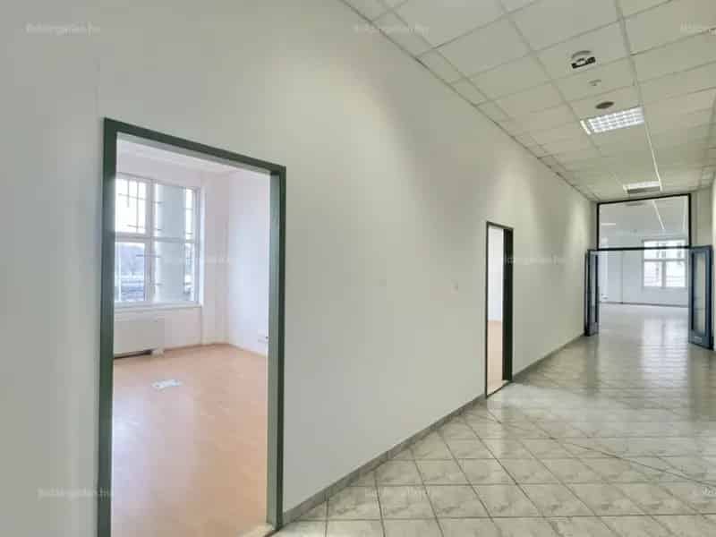 Kaposvár Belváros Iroda Kiadó 40 m2 Azonnal Költözhető