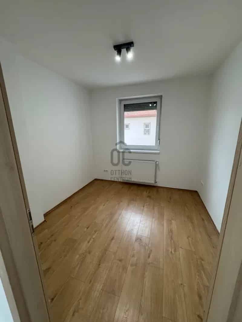 Győr Szabadhegy 100 Kiadott Társasház Befektetés