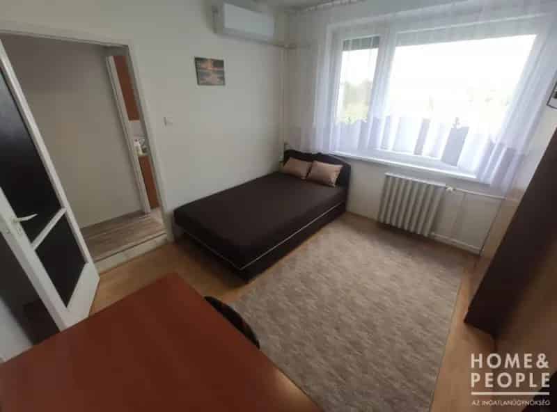 Szeged Rókus 2 szobás felújított lakás kiadó