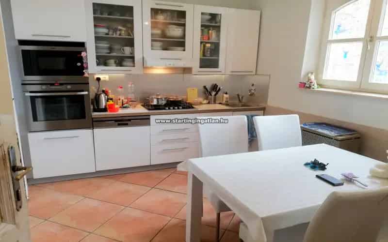 95m2-es 2 Emeleti Tégla Lakás Budapest VI Keruletben
