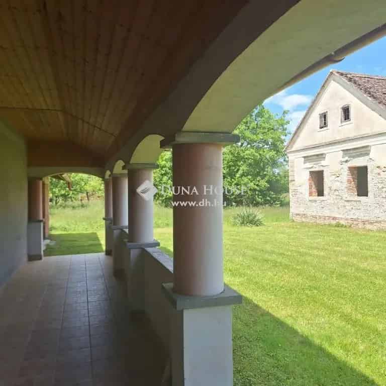 Felújított ház eladó Kerkáskápolnán 6023nm-es telken